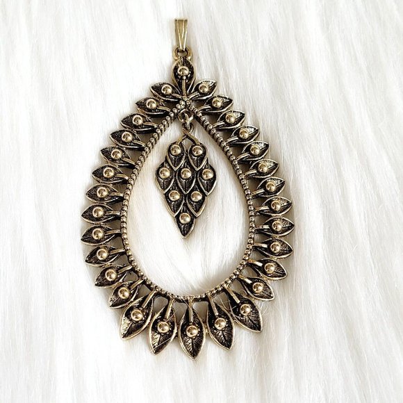 VIntage Sarah Coventry Aloha Pineapple Pendant Gold Tone Dangle Statement 15111 - Picture 1 of 7